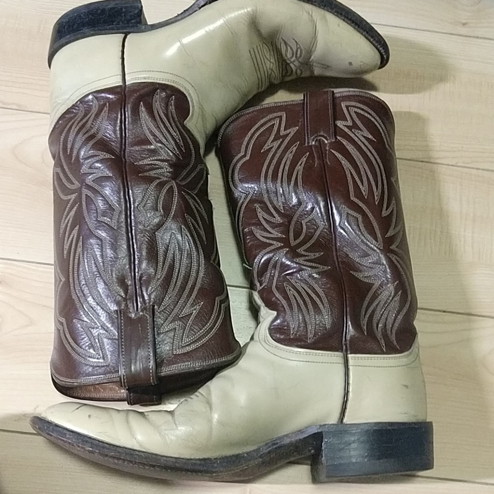 Pearl toe cowboy boots